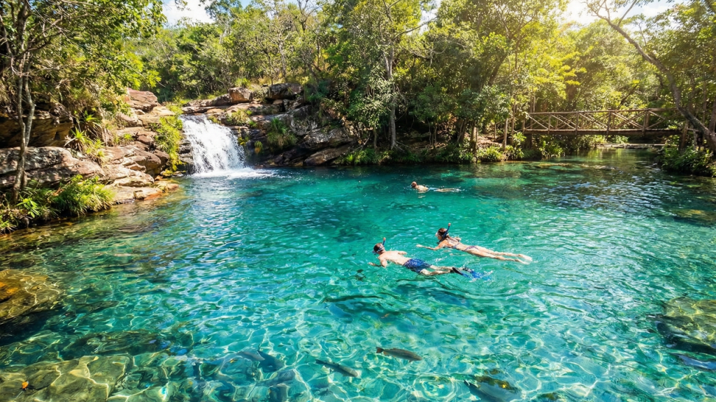 Mais barato que Bonito: o destino de águas cristalinas no Centro-Oeste que oferece flutuação em aquários naturais