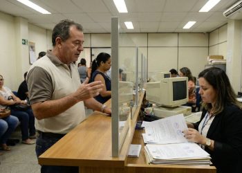 A lei que descomplica a alteração de nome para maiores de idade já está em vigor no Brasil