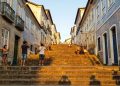 Rua maranhense ganha fama por sua escadaria icônica; com seus degraus de pedra e casarões, ela virou o cartão-postal do Centro Histórico