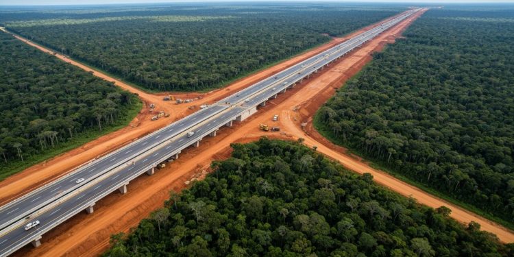 Com mais de 4.000 km de extensão, esta rodovia lendária foi projetada para rasgar a Amazônia e integrar o Brasil de leste a oeste