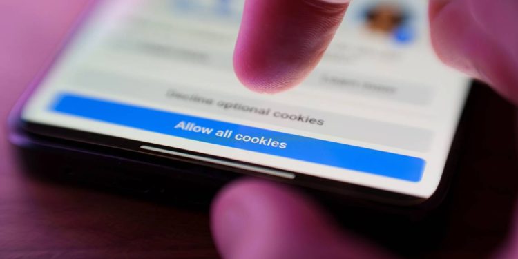 Todos os que navegam na internet precisam conhecer a lei que regula o uso de cookies no Brasil