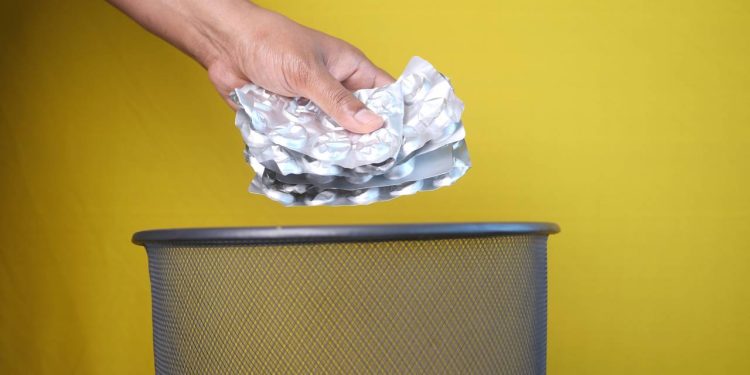 Comunicado importante para todos sobre a forma correta de descartar medicamentos vencidos