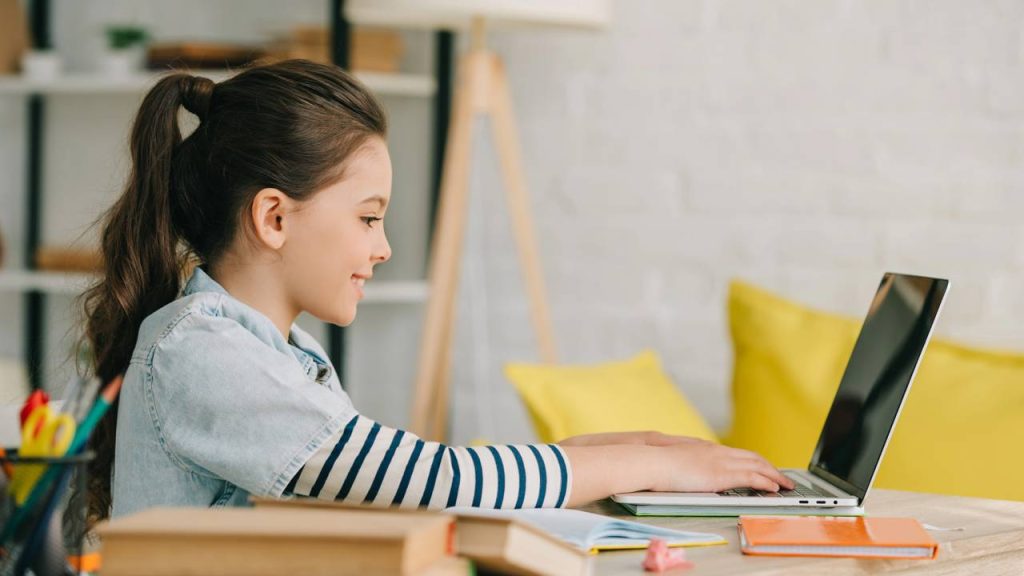 3 itens tecnológicos de até R$ 249 que tornam suas aulas online mais confortáveis