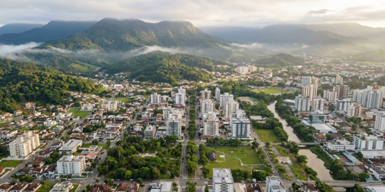 Cidade brasileira reconhecida pela geração de empregos formais e acesso a benefícios da CLT