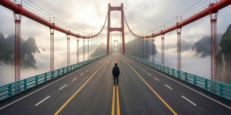 Megaobra chinesa de 625 metros se destaca como a ponte mais alta do mundo