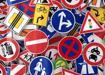 As cores da sinalização viária no Brasil e como elas organizam o fluxo nas ruas