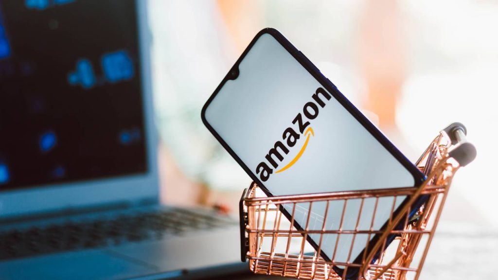 Carrinho inteligente da Amazon automatiza compras e elimina filas nos supermercados
