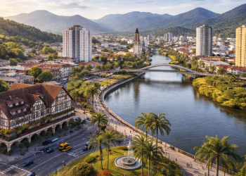 Cidade fundada em 1851, cresce com indústria forte e qualidade de vida elevada