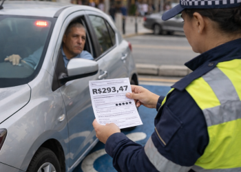 Multas gravíssimas no trânsito: entenda quais condutas causam pontos, multas altas e apreensão do carro