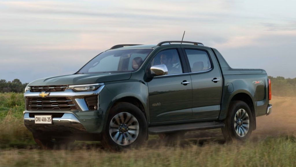 Robustez mecânica e fama de indestrutível mantêm a Hilux no topo das picapes