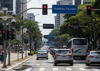 Pouca gente sabe, mas a lei define o limite urbano mesmo sem placa e isso gera multa