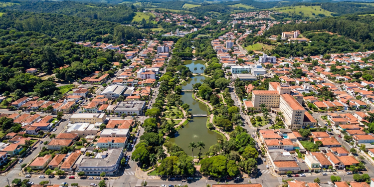 A cidade brasileira a 470 metros de altitude onde saúde e sossego definem o cotidiano