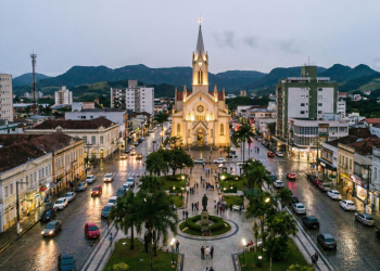 Clima subtropical e economia forte: por que essa cidade do sul atrai novos moradores