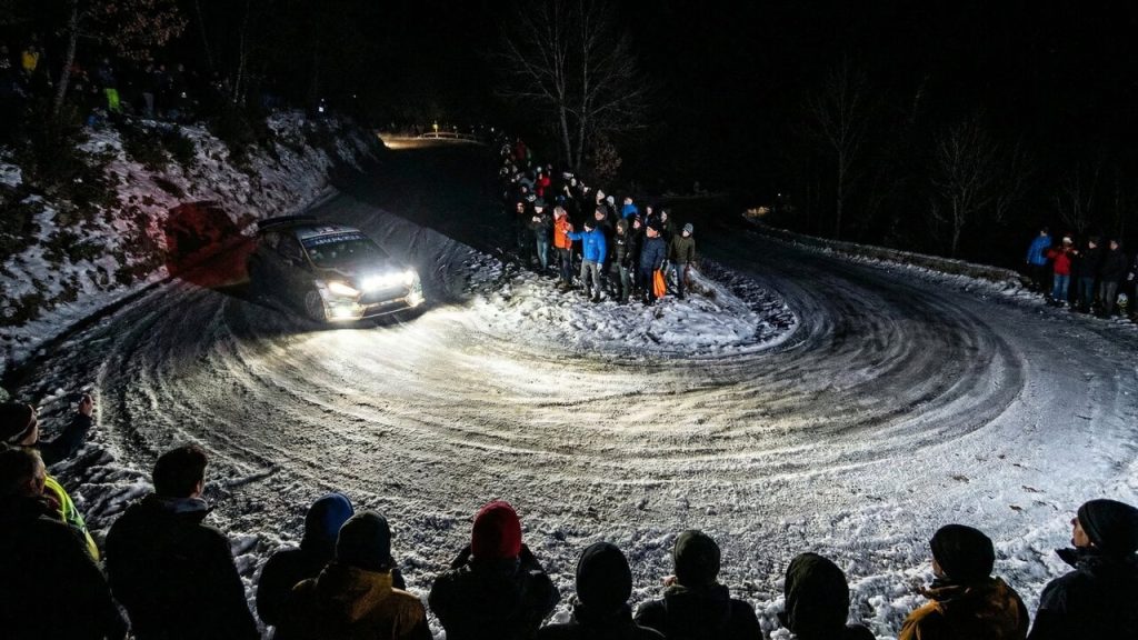 A estrada nos Alpes Franceses atinge 1.607m com 34 curvas em grampo de cabelo; o Col de Turini é o palco lendário dos ralis mais difíceis do mundo