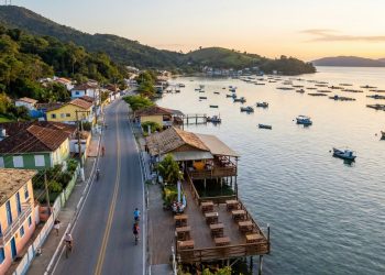 Estrada em Florianópolis vira destino turístico; com sua rota bucólica e gastronômica, ela é o coração do famoso Ribeirão da Ilha