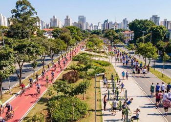 Avenida paulistana ganha fama como a academia a céu aberto da cidade; com sua ciclovia e pista de corrida, ela atrai milhares de atletas