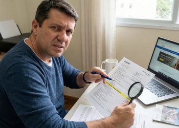 Clientes do Itaú e BB precisam saber: a cobrança repetida da "Tarifa de Cadastro" é ilegal