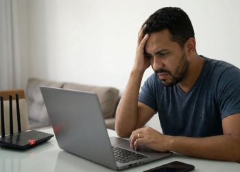 Todo brasileiro que paga internet fixa precisa saber deste seu direito ao desconto automático na fatura quando o sinal cai