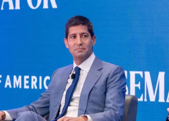 Trump escolhe Kevin Warsh para suceder Jerome Powell no Fed