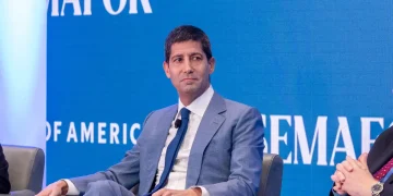 Trump escolhe Kevin Warsh para suceder Jerome Powell no Fed