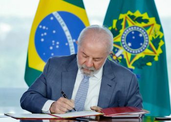 Lula sanciona Orçamento de 2026, mas barra quase R$ 400 milhões em emendas parlamentares