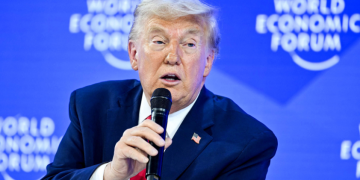 Bolsas da Europa disparam após Trump recuar na ameaça de novas tarifas