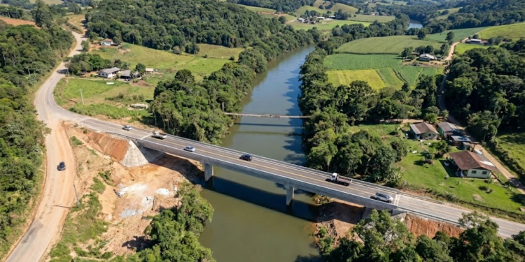Nova ponte de R$ 12 milhões reduz trajeto de motoristas de 16 km para 100 m