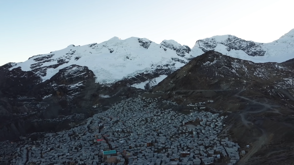 Cidade a 5.100 metros de altitude que abriga cerca de 50 mil moradores 