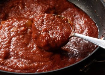 Anvisa proíbe venda de molho de tomate importado após detectar pedaços de vidro