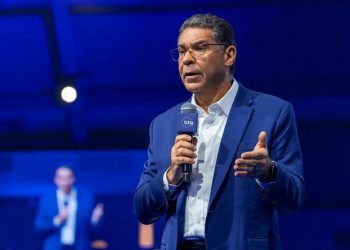Não vamos nos animar com uma economia que parece crescer apesar dos juros altos, diz economista do BTG