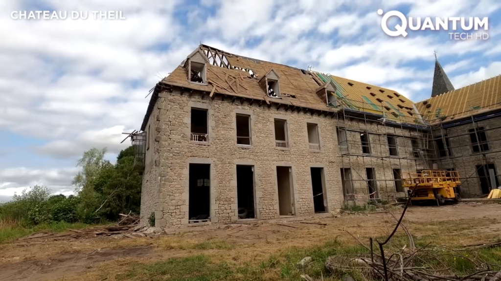 Dois amigos transformaram um castelo abandonado em um hotel 4 estrelas incrível