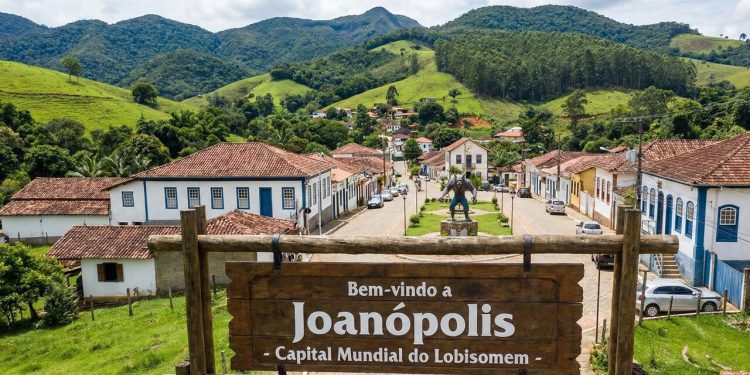 Cidade fundada em 1891 é a capital mundial do lobisomem e atrai visitantes com uma inusitada associação de caçadores de lendas no interior paulista