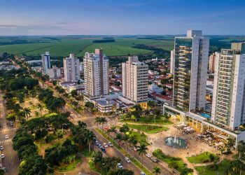 Cidade do interior de SP, situada a 546 metros de altitude, tem uma ótima qualidade de vida e é um dos maiores polos do agronegócio
