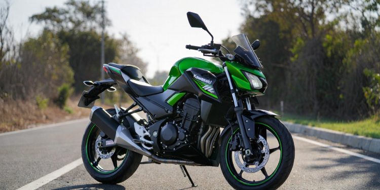 A moto de entrada que vem com controle de tração e modos de pilotagem de série provando que a segurança deixou de ser luxo nas versões baratas de 2026