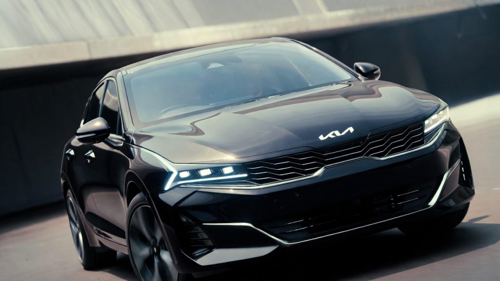 O sedã coreano com interior de nave espacial que atrai todos os olhares e desafia os rivais de luxo