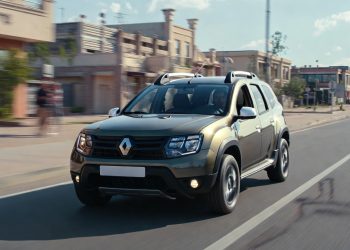 Espaço interno de perua e altura do solo elevada provam que este Renault é a escolha mais racional para famílias que precisam de porta-malas