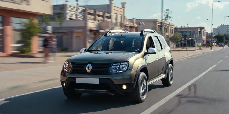 Espaço interno de perua e altura do solo elevada provam que este Renault é a escolha mais racional para famílias que precisam de porta-malas