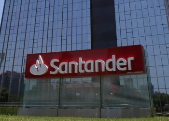 Santander tem o melhor lucro em 4 anos, mas inadimplência avança em todos os segmentos