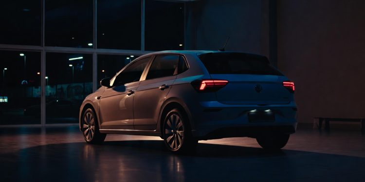 O hatch que faz quase 16 km/l na estrada e surpreende motoristas que buscam força turbo com consumo de carro popular