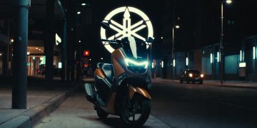 A scooter urbana da Yamaha aposta em conectividade, freios ABS nas duas rodas e segurança avançada para dominar o trânsito em 2026