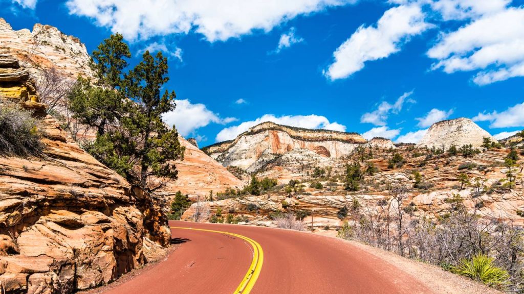 Rodovia em Utah ganha fama por seu túnel de 1930, pois suas janelas na rocha a 1.700 m de altitude viraram o portal para o Parque Nacional de Zion