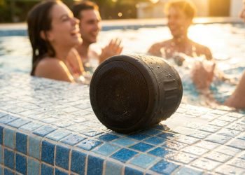 Som alto e portátil por menos de R$ 150 com caixas Bluetooth que cabem na mochila