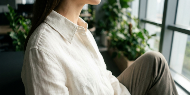 Alfaiataria moderna no trabalho, 3 peças que passam autoridade sem abrir mão do conforto