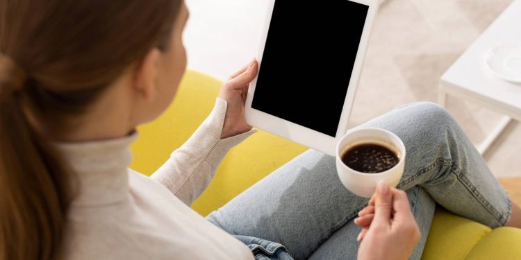 Estudar, ler e assistir sem travar, como escolher um tablet acessível em 2026