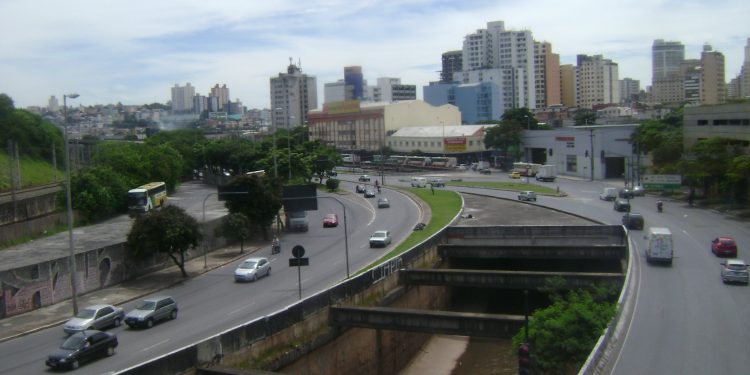 Avenida do Contorno e Ribeirão Arrudas - Wikimedia Commons