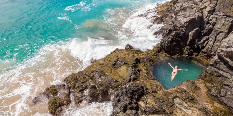 Com o título de Patrimônio Natural da Humanidade, Fernando de Noronha abriga a Baía do Sancho, eleita a praia mais bonita de todo o planeta