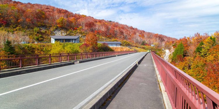 Com o trajeto a 1.600 metros de altitude e atravessando crateras vulcânicas, a rodovia japonesa tornou-se o caminho panorâmico mais espetacular de Fukushima