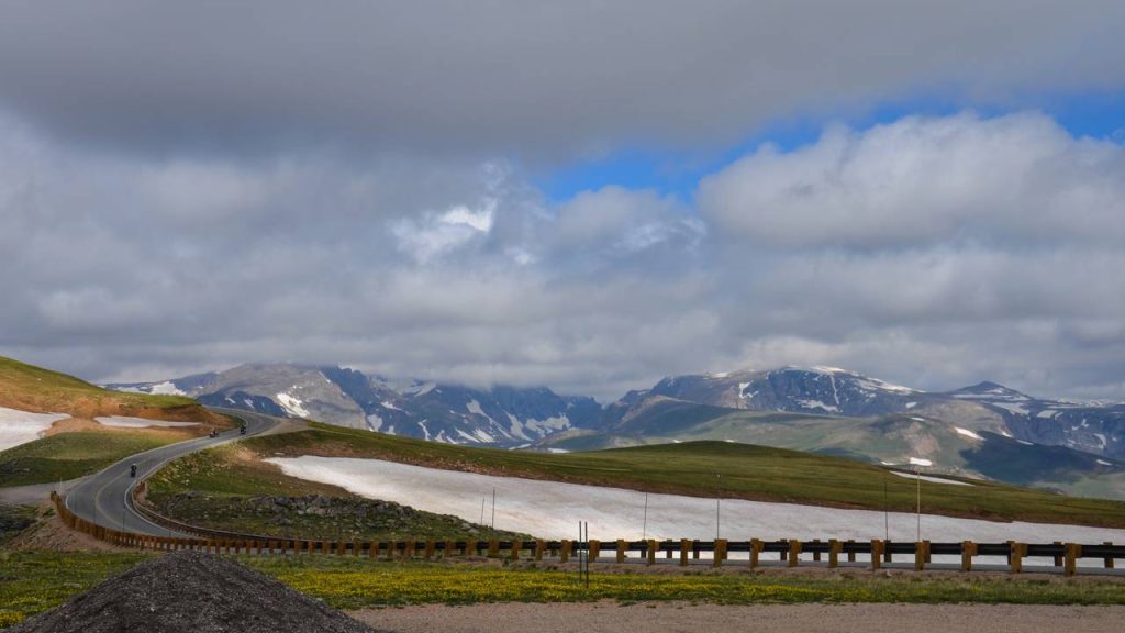 Rodovia nos EUA atinge 3.345 metros de altitude; com 109 km de extensão por Montana e Wyoming, a Beartooth é a rota alpina mais cênica do país