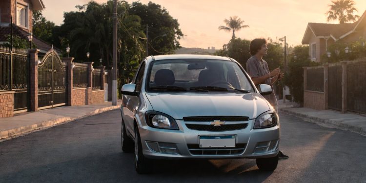 Modelo da Honda que faz cinquenta quilômetros por litro e traz baú para guardar o capacete