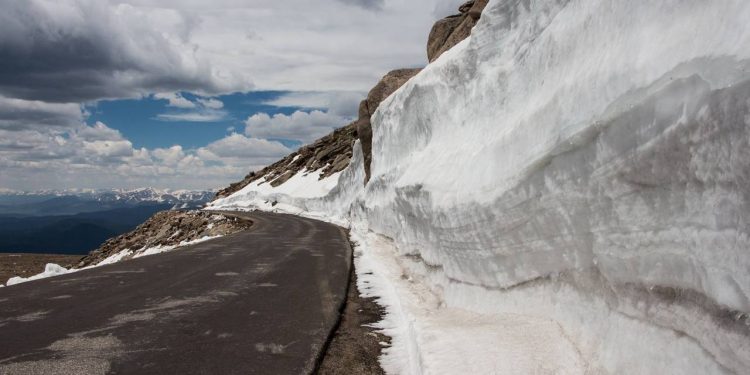 Com seus 45 km de extensão e atingindo 4.307 metros de altitude, a rodovia no Colorado tornou-se o asfalto mais alto de toda a América do Norte